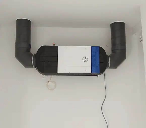 Caisson VMI Ventilairsec avec gaines de ventilation installé par 3P Humidité