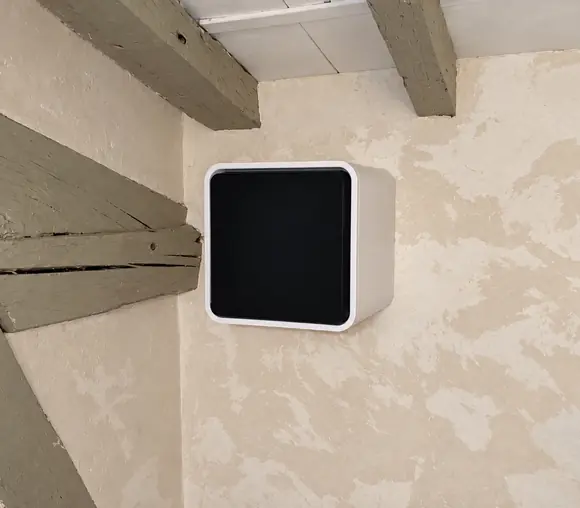 Caisson VMI Ventilairsec installé dans une maison ancienne par 3P Humidité